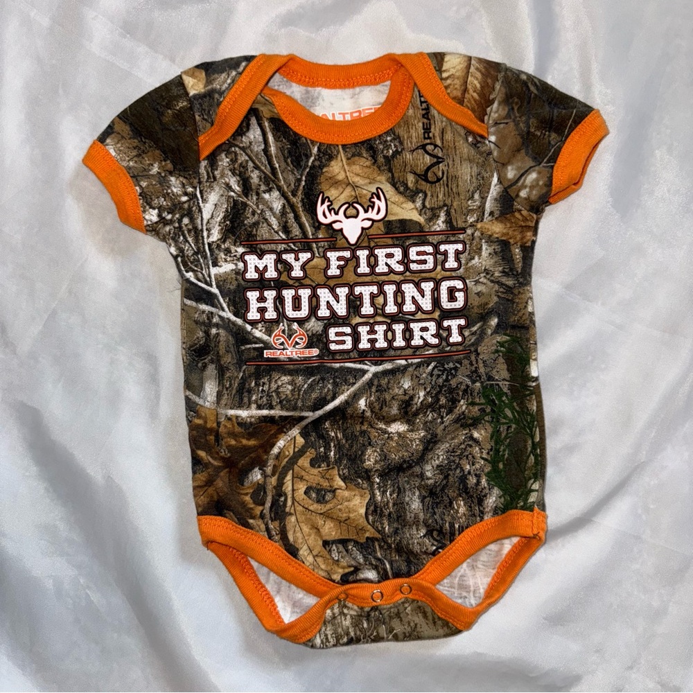 Camouflage w/Orange Baby Infant‎ 3-6 mos Hunting Onesie s/s by Real Tree Unisex
